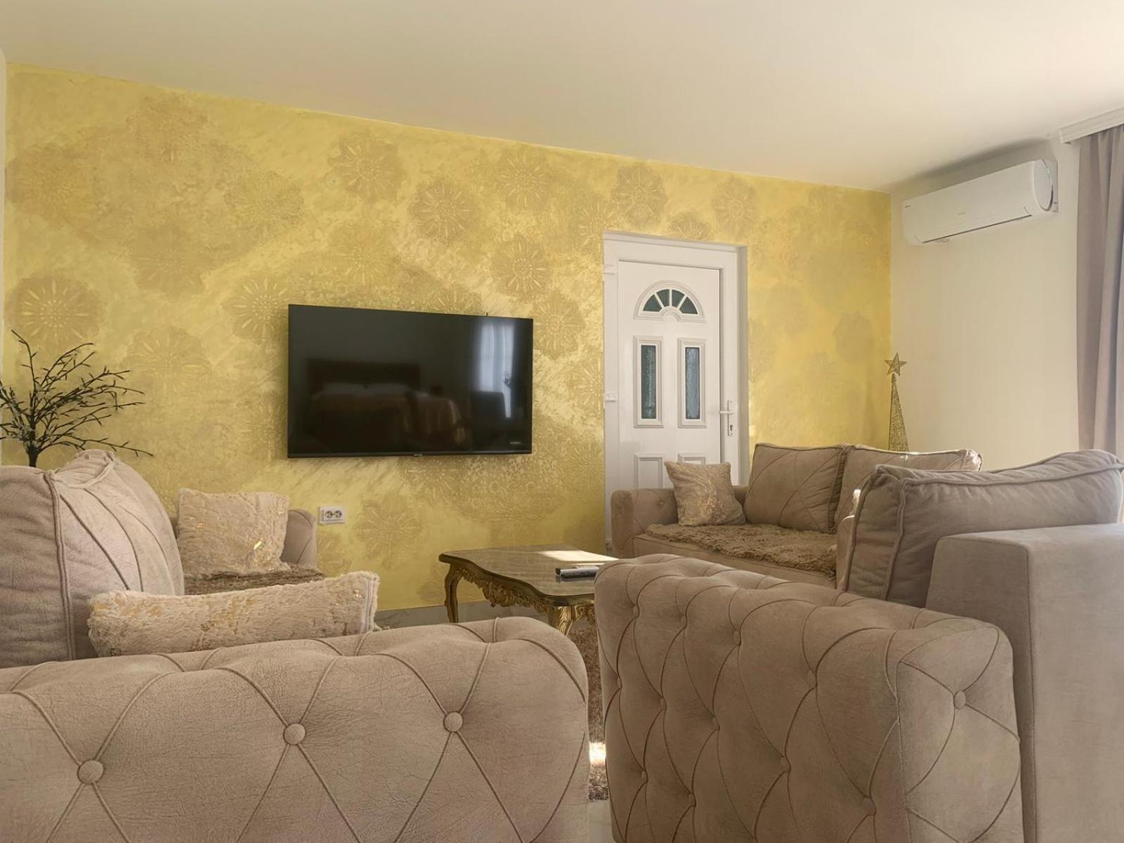 Dina Lux Apartman Jagodina Exterior foto