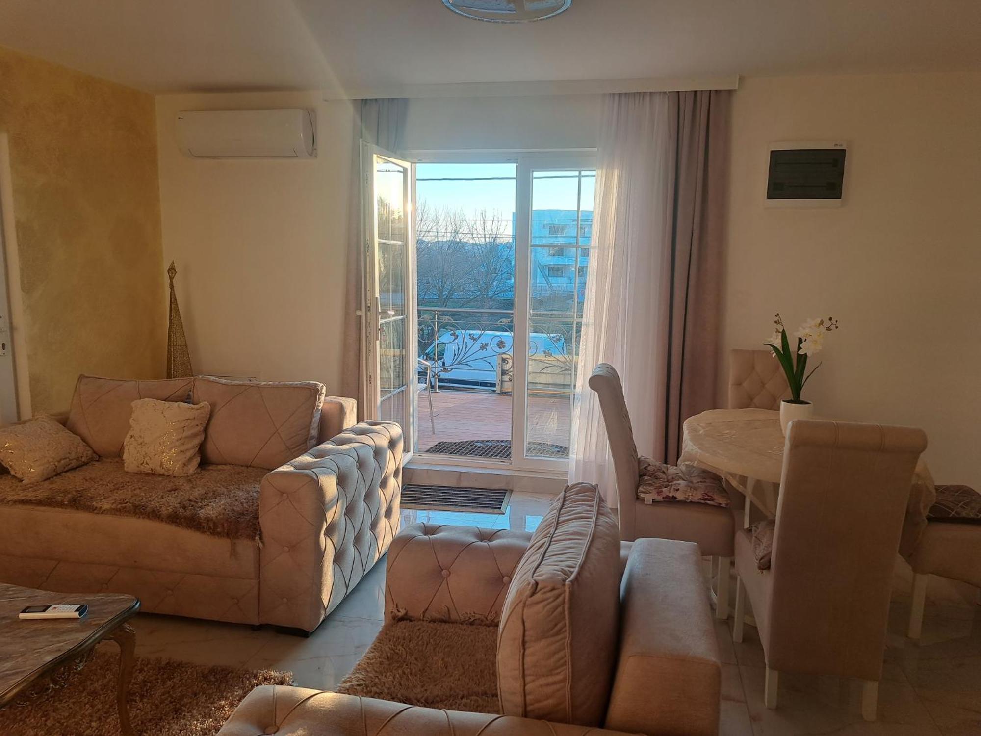 Dina Lux Apartman Jagodina Exterior foto