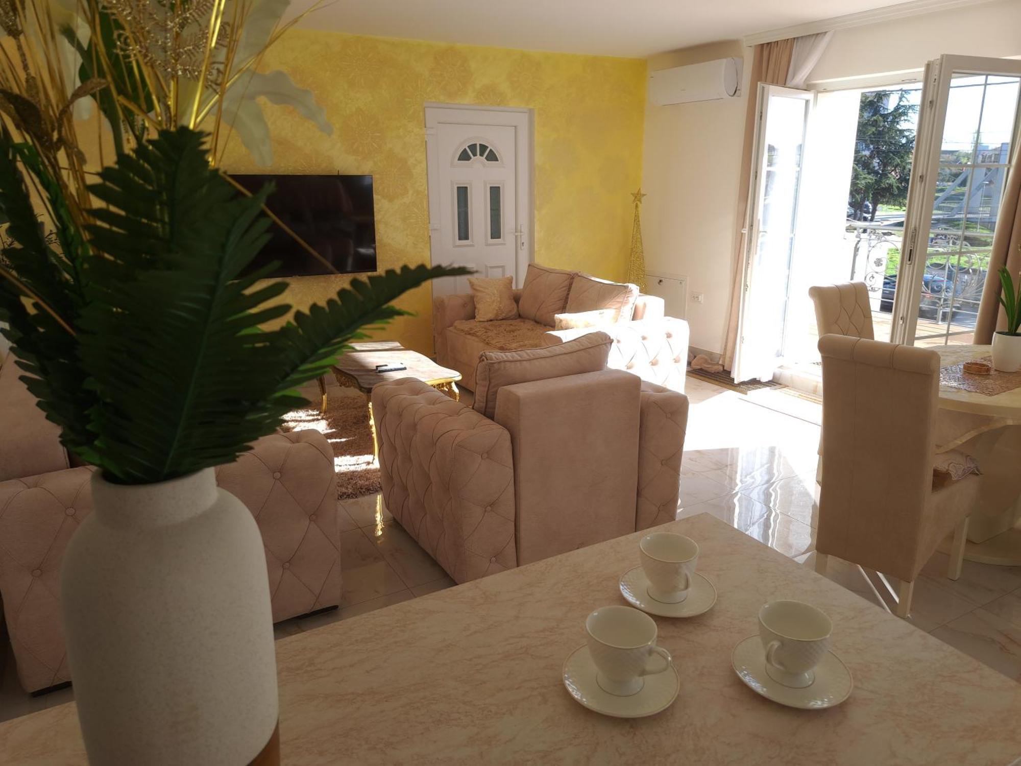 Dina Lux Apartman Jagodina Exterior foto